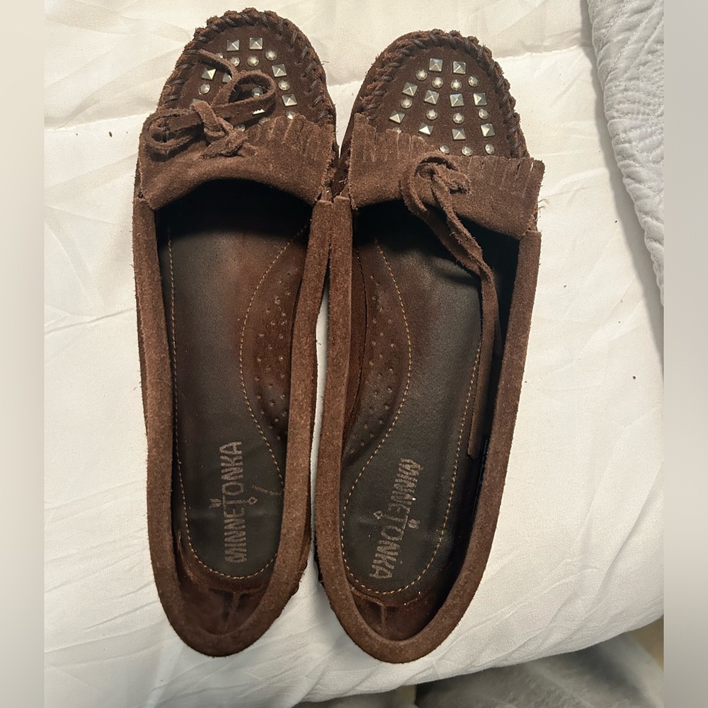 Minnetonka chocolate brown suede moccasins - size 9.5
